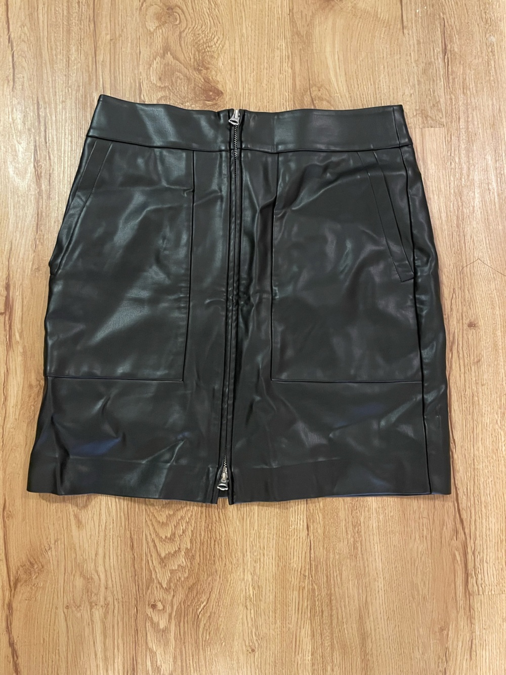 French Connection black faux leather skirt - size 4/6